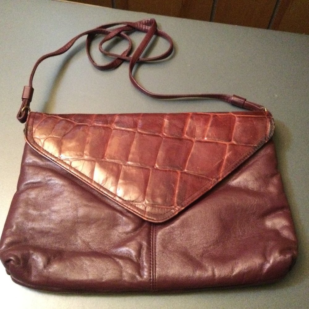 Leather & Alligator China Handbag Purse vintage Preowned